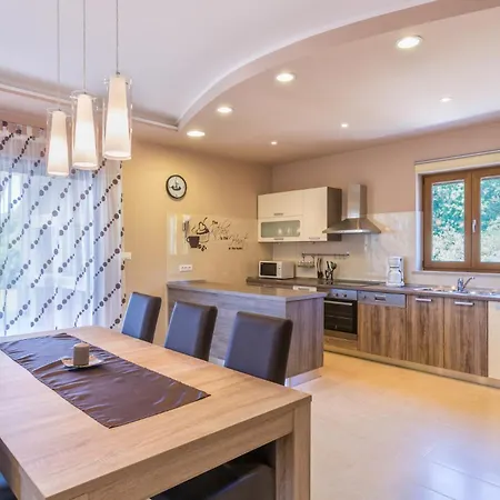 Tara Villa