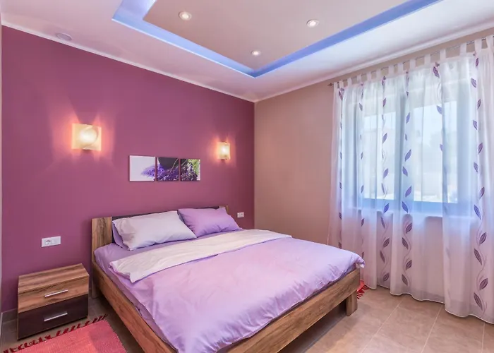 Tara Μεντουλίν